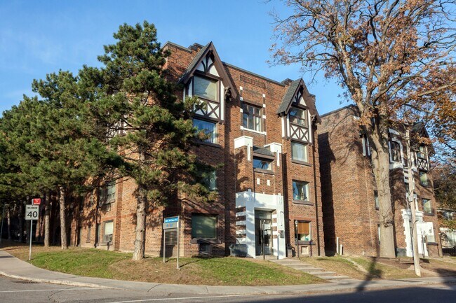 Photo - 3010 Queen Street East Unit 10