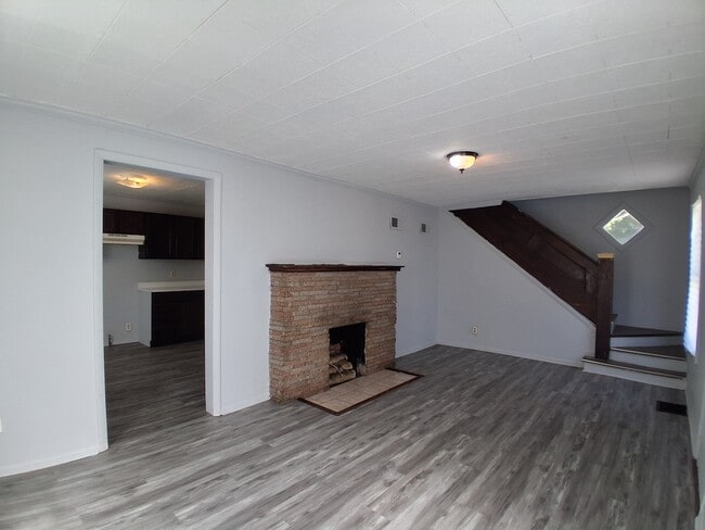 Photo - 930 N Bowman Ave