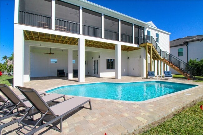 Photo - 4879 Esplanade St