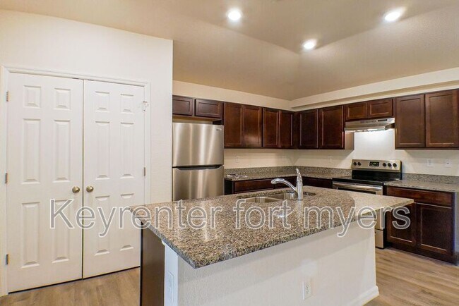 Photo - 225 Rogers St