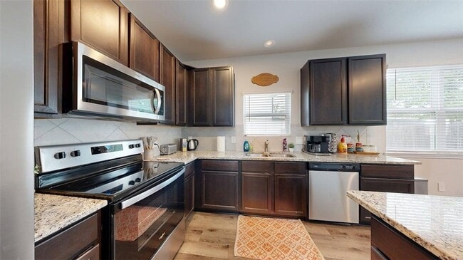 Photo - 963 Harper Ln