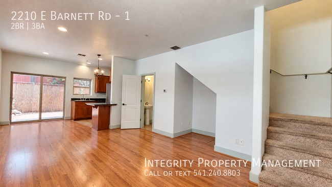 2210 E Barnett Rd