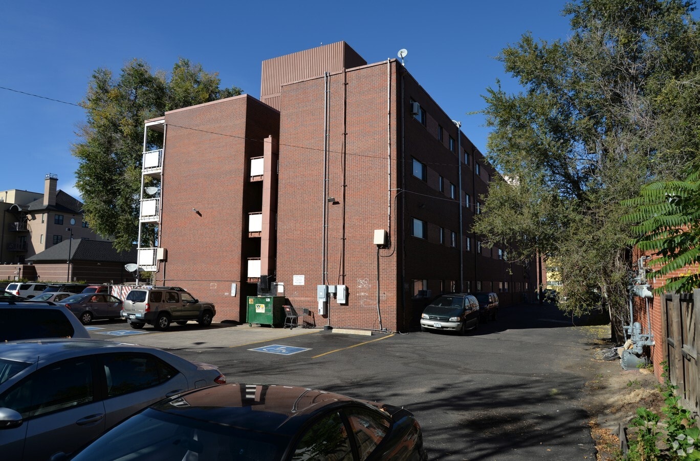 Photo - Tiara Apartments