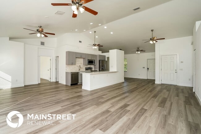 Photo - 5227 3rd St W