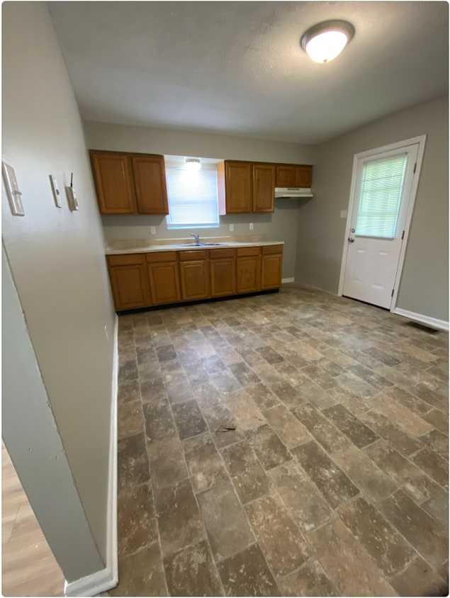 Photo - 1877 Costigan Drive-