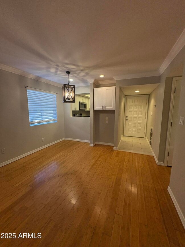 Building Photo - 414 E Bruce Ave Unit C Rental