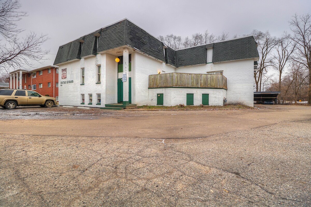 Photo - Chateau Le Grand