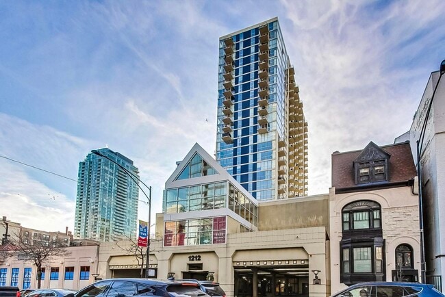 Building Photo - 1212 N La Salle Dr Unit 1809