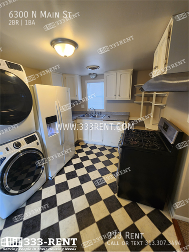 Photo - 6300 N Main St