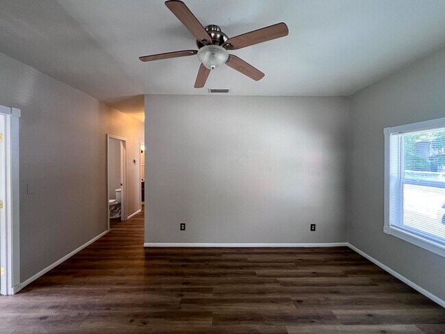 Photo - Pet Friendly 2BR/2BA + Flex Space off Wald...