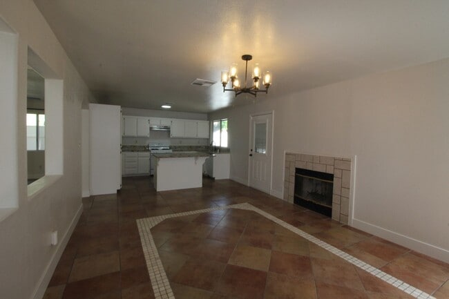 Photo - 9405 Salinger St