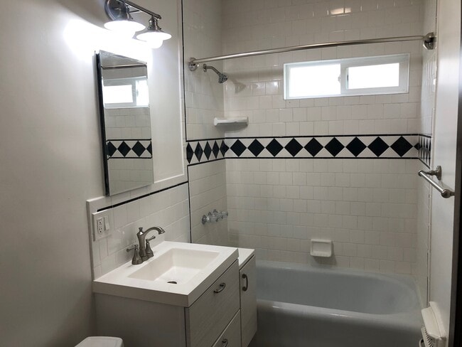 Photo - 768 Orizaba Ave