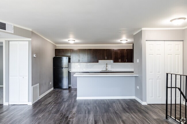 Woodland Ridge Apartments - Woodridge, IL | ForRent.com