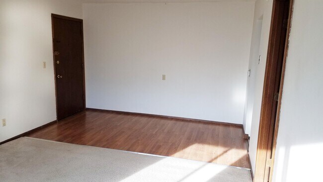 Photo - 630 S Governor St Unit 7