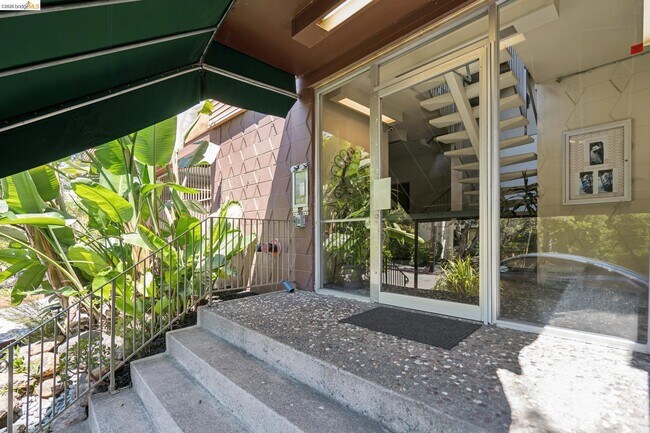 94 Bayo Vista Ave Unidad 204