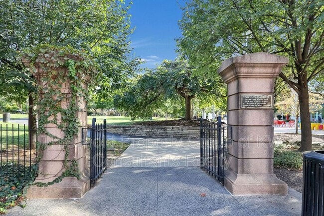 Photo - 451 E Town St Unit 107