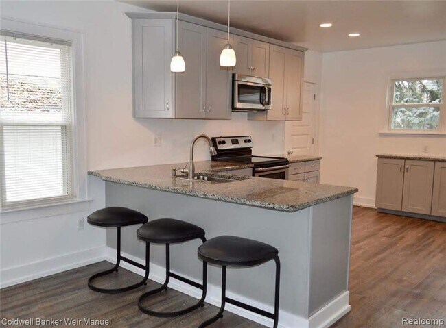 Kitchen view from Dining Room - 910 Knowles St
