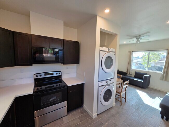 855 Winston Dr Unit 855