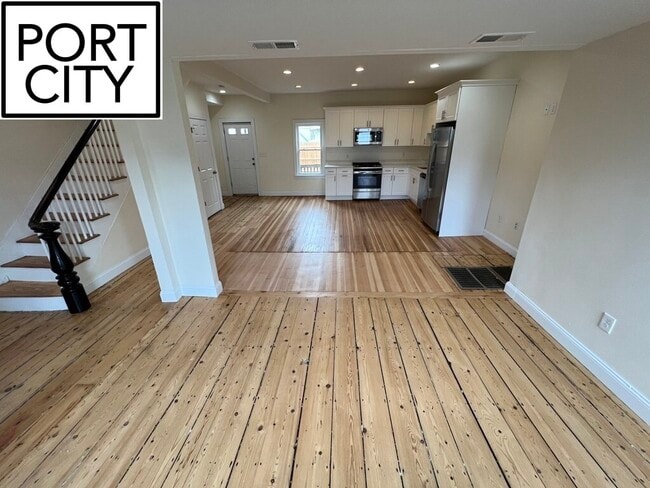 Photo - 14 Humboldt Pl Unit #1