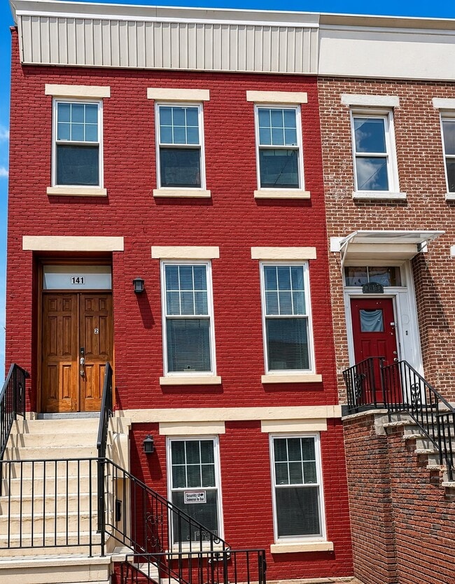 Building Photo - 141 Halladay St Unit 2