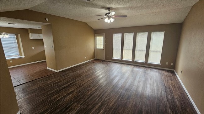 Photo - 4250 Southchase Ln
