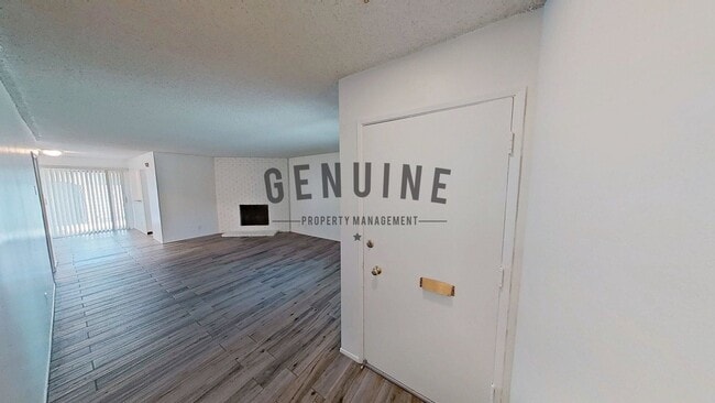 1107 W Memory Ln
