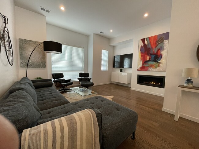 Photo - 3071 W 16th Ave