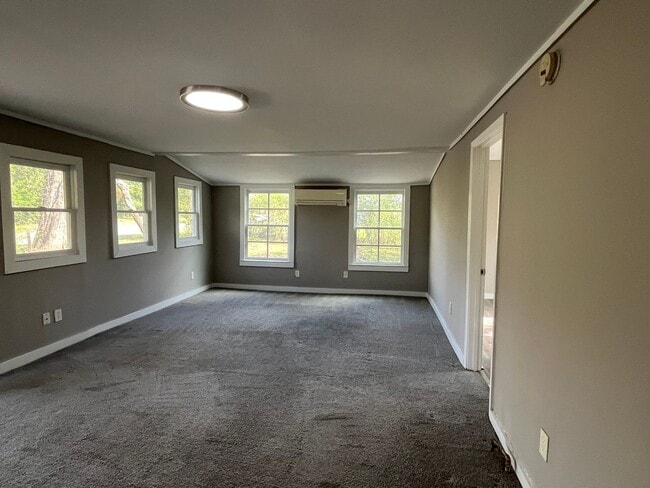 Photo - 3 Bed 1 Bath Home