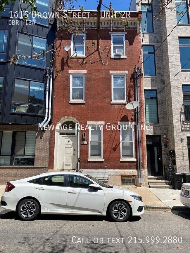 Building Photo - 1615 Brown St Unit 2R Rental