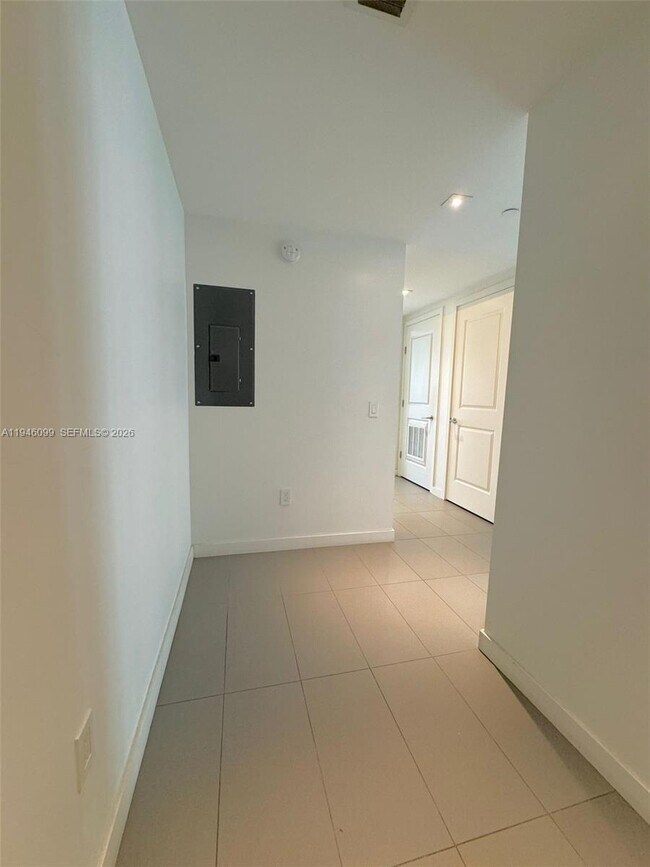 Photo - 1600 NE 1st Ave Unidad 1716