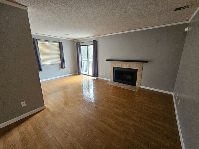 2 Bedroom Condo in Aurora - 2 Bedroom Condo in Aurora