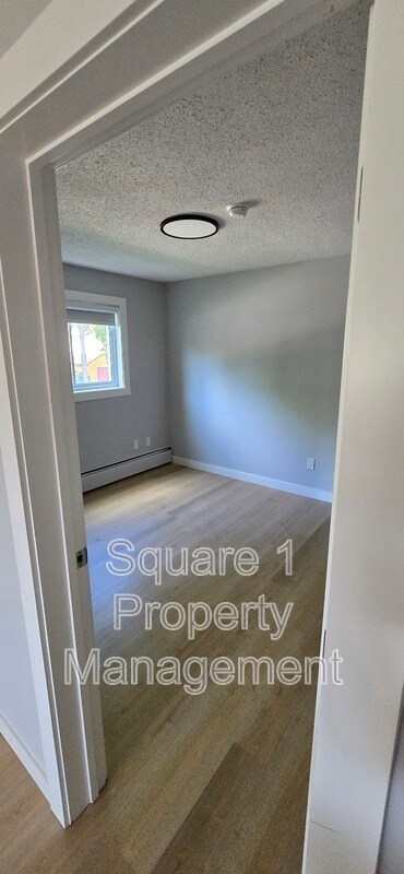 Photo - 10556-10580 80 Ave NW