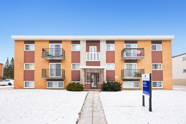 Building Photo - 434 Hazel St