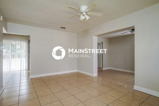 3 Bedroom Pet-Friendly Home in Orlando, FL with Main Street Renewal