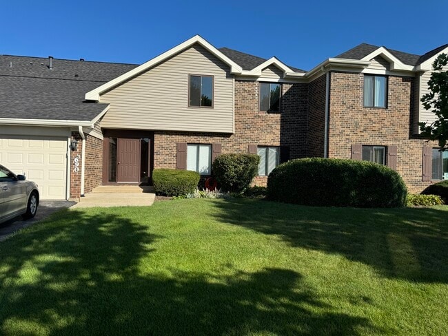 Building Photo - 690 Cross Creek Dr N
