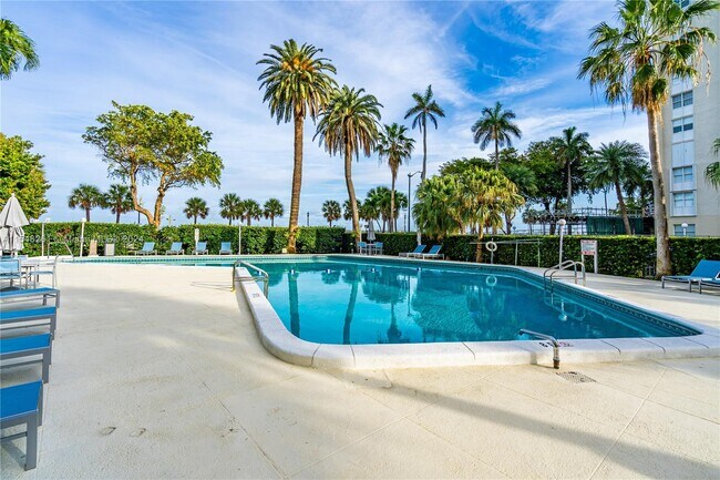 Photo - 1408 Brickell Bay Dr Unit 811