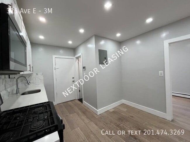 Photo - 325 Ave E Unit 3M