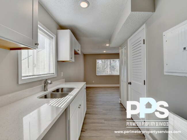 Photo - 390 W Lake Ave NW