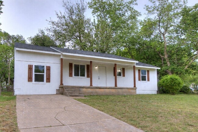 Building Photo - 911 Crabtree Cove