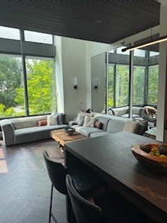 Photo - 600 N Kingsbury St