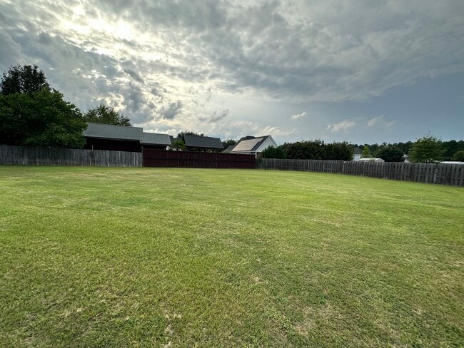 Photo - 789 Spence Dr