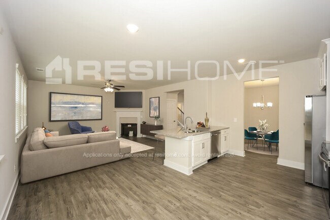 Photo - 8620 Guthrie Dr