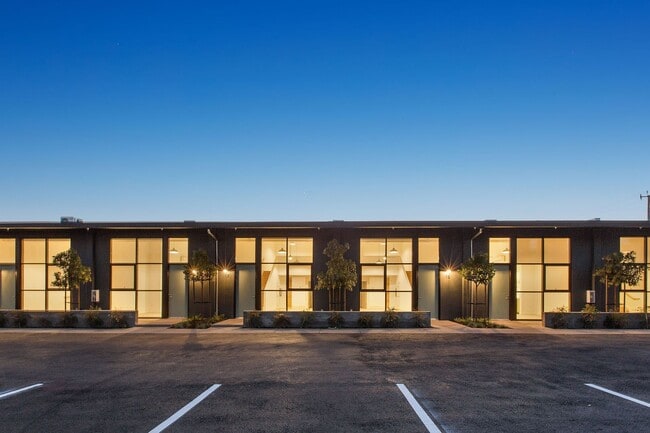 Building Photo - 41st Street Lofts Unit 18