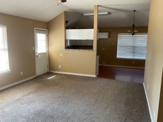 Photo - 5107 Untalan St