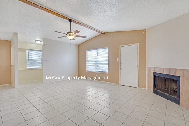Photo - Fort Worth 2/1 Duplex close to TCC South!
