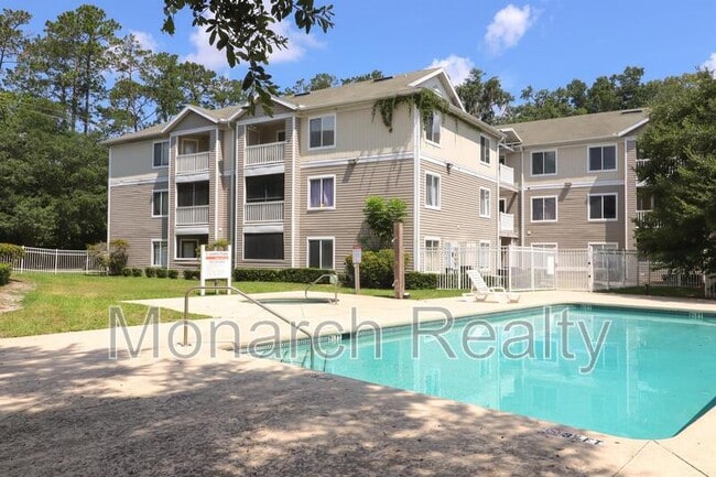 Building Photo - 4000 SW 23rd St