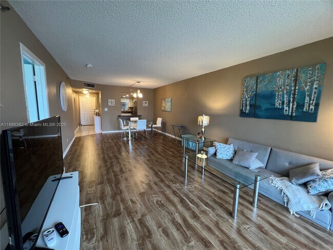 Photo - 3150 W Rolling Hills Cir Unit 202