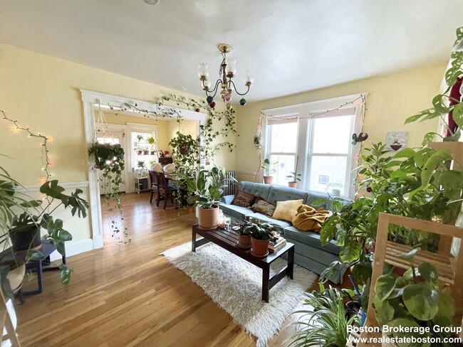 Building Photo - 6 Mission St Unit 2 Rental