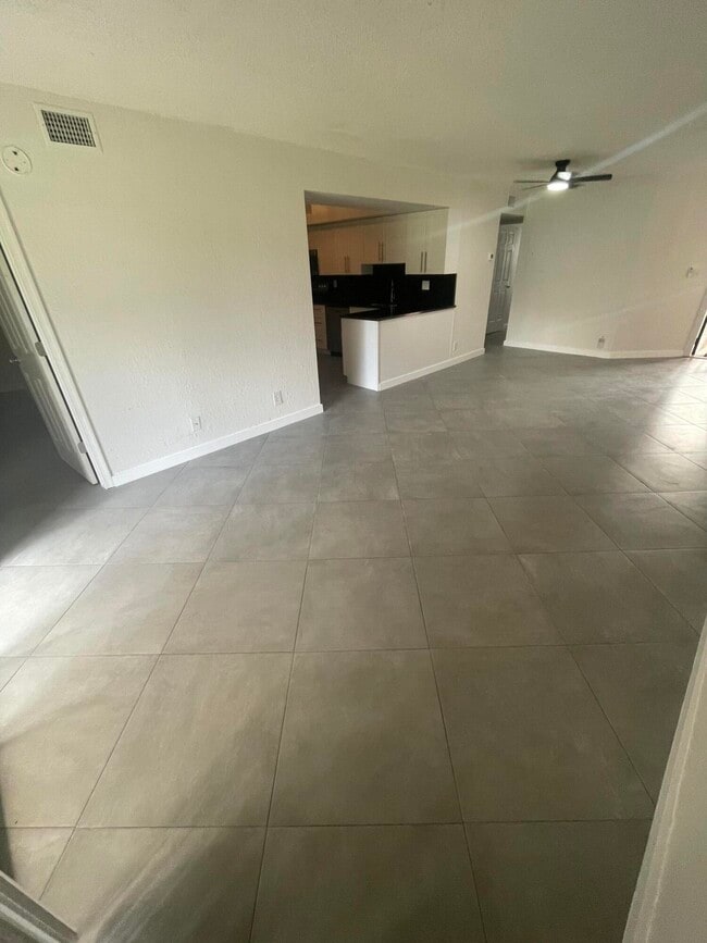 Photo - 3355 Jaywood Terrace Unit J113