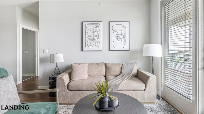 Photo - 4300 Cromwell Dr Unidad 7302